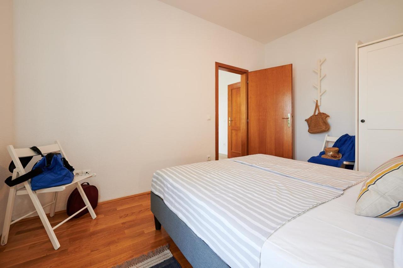 T&T Sea View Apartments Трогир Екстериор снимка