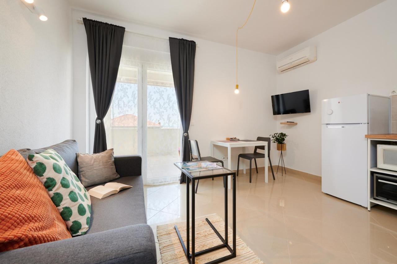 T&T Sea View Apartments Трогир Екстериор снимка