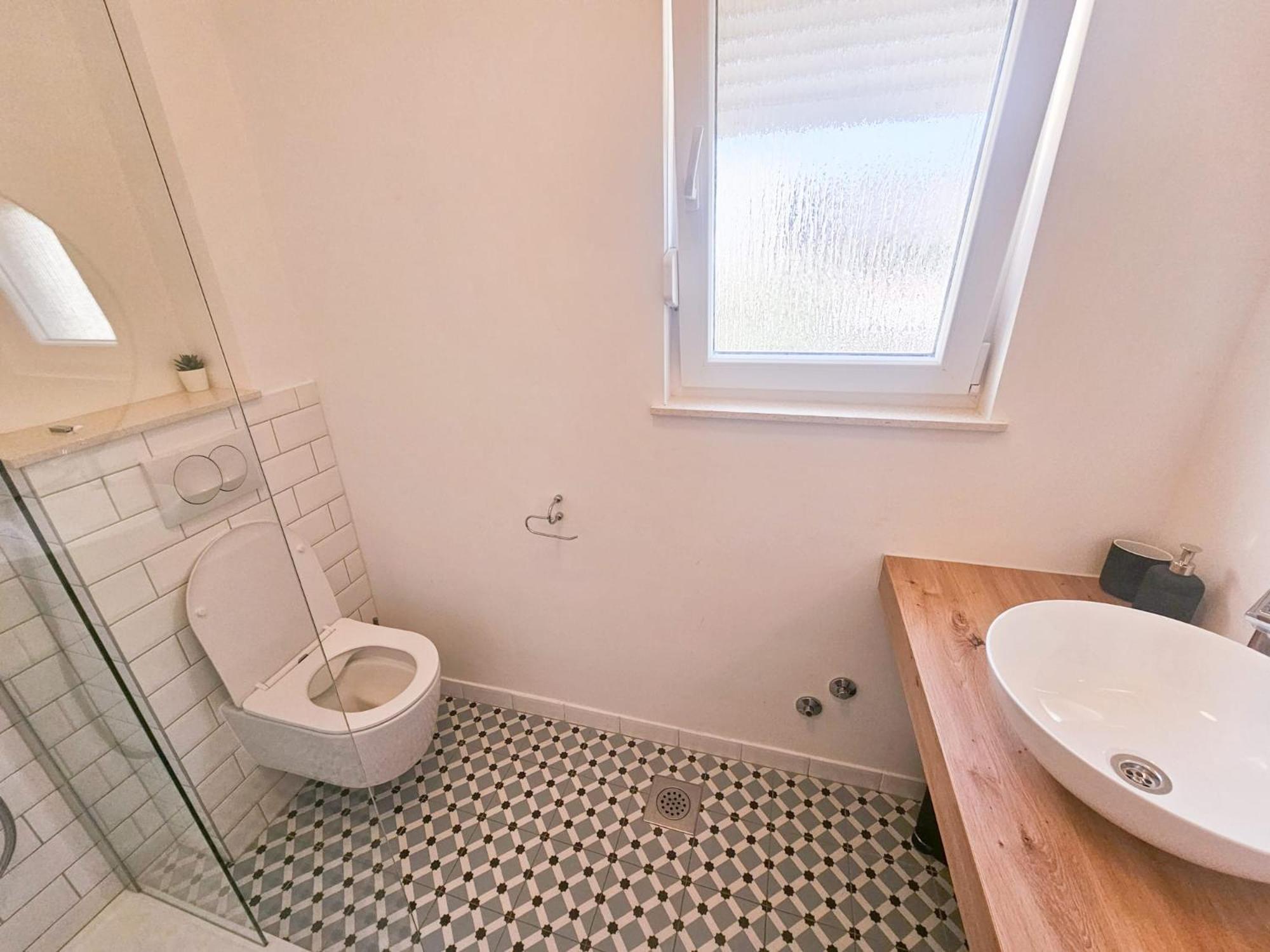 T&T Sea View Apartments Трогир Екстериор снимка