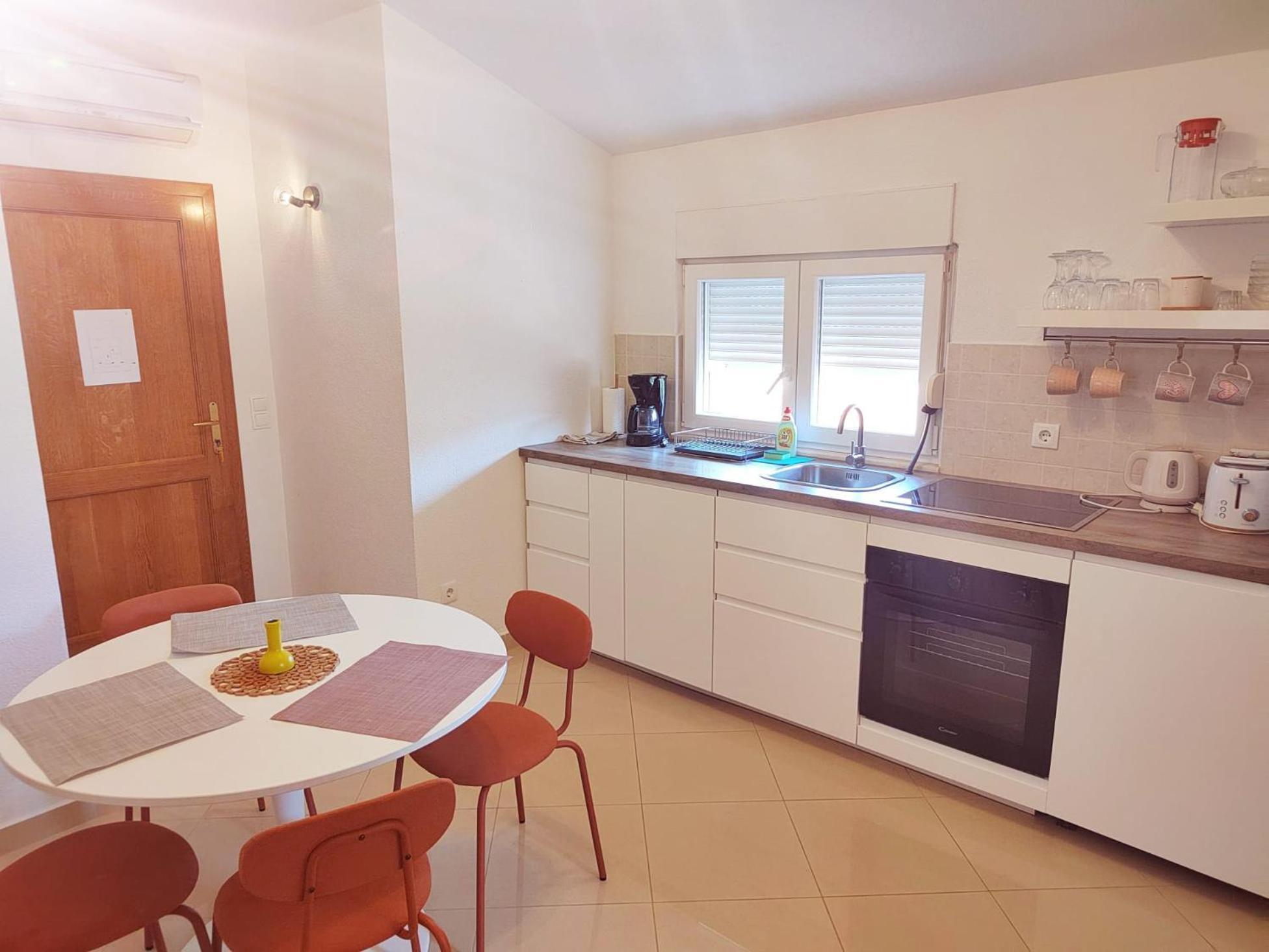 T&T Sea View Apartments Трогир Екстериор снимка