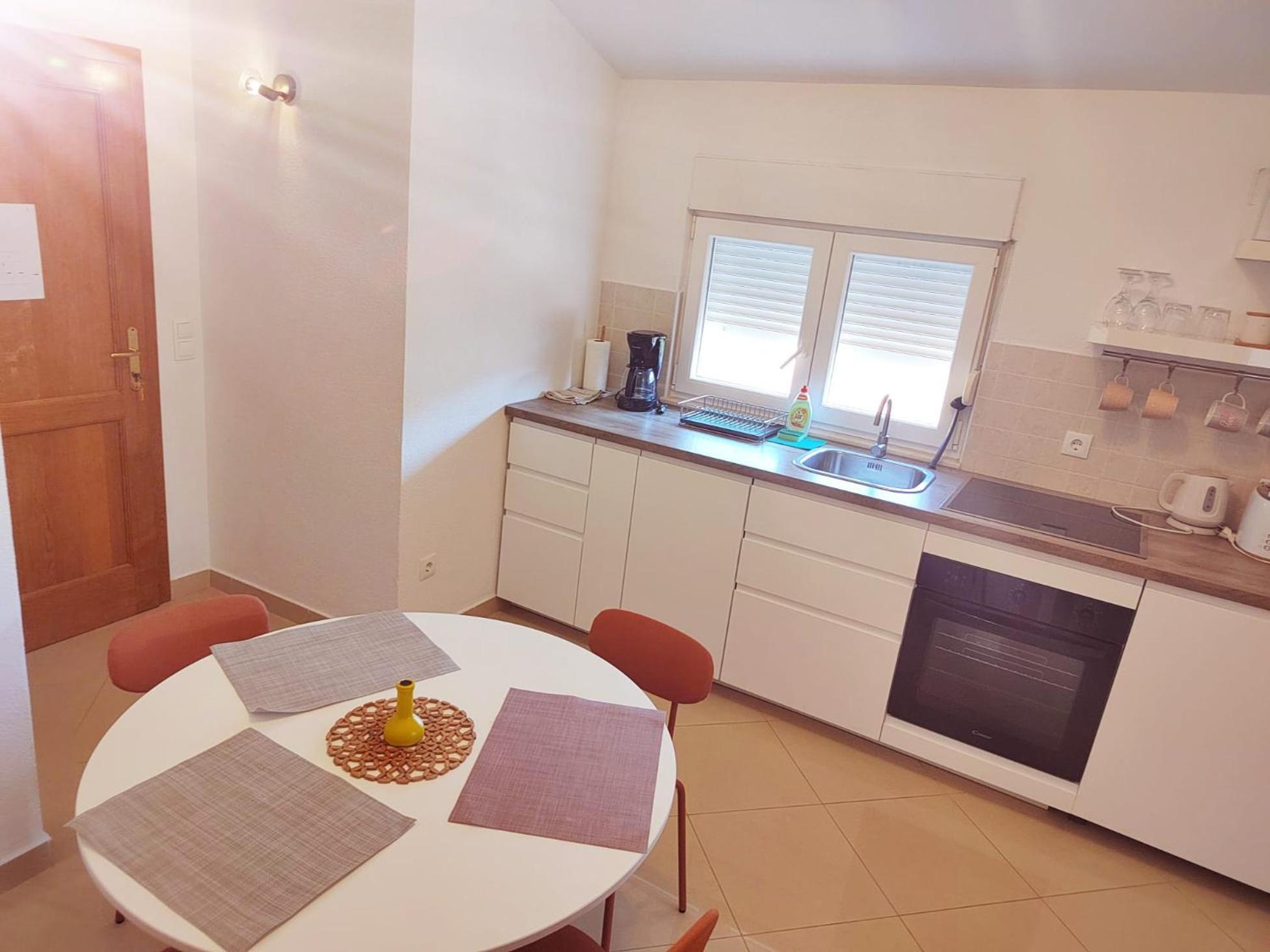 T&T Sea View Apartments Трогир Екстериор снимка