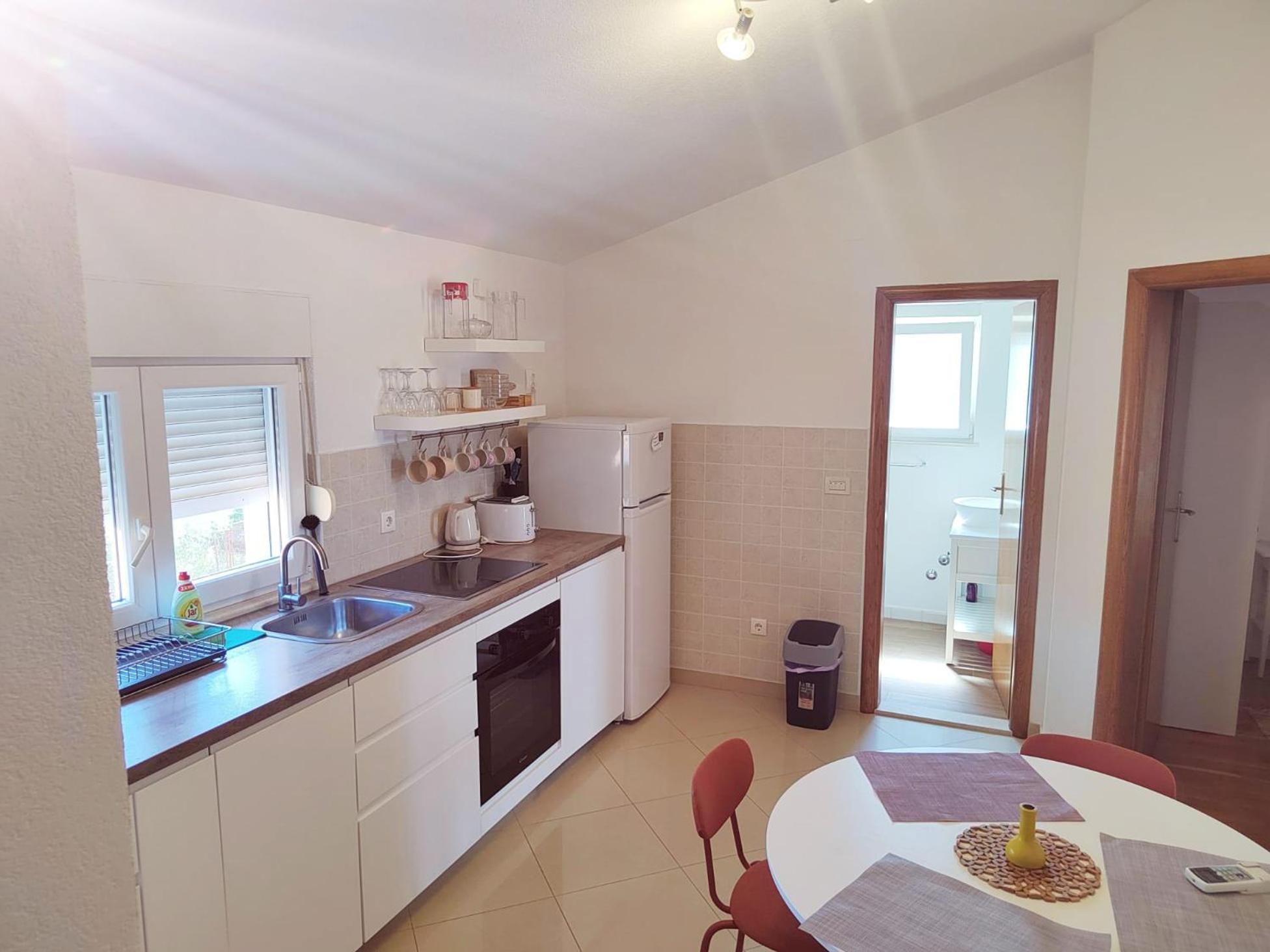 T&T Sea View Apartments Трогир Екстериор снимка