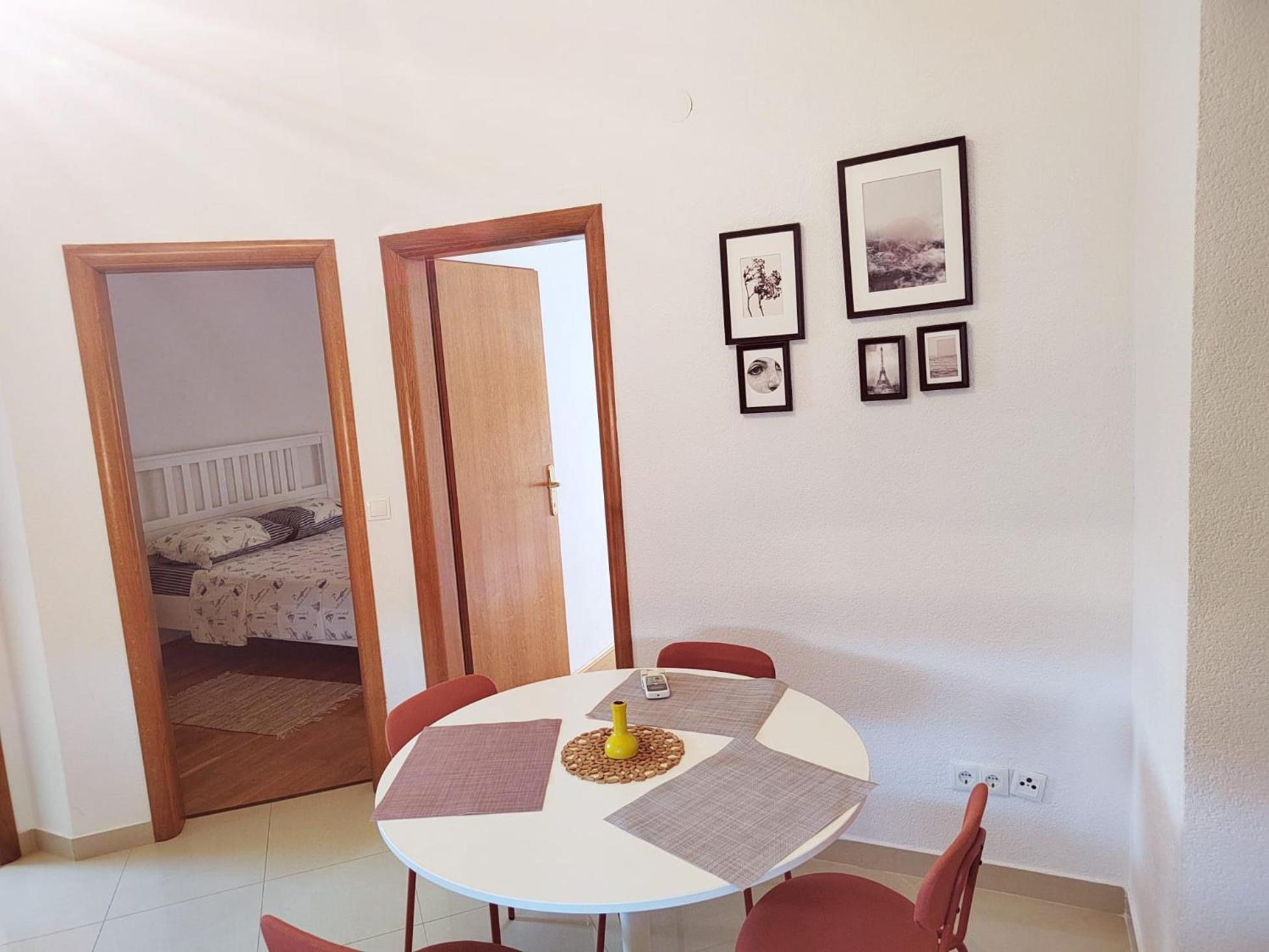 T&T Sea View Apartments Трогир Екстериор снимка