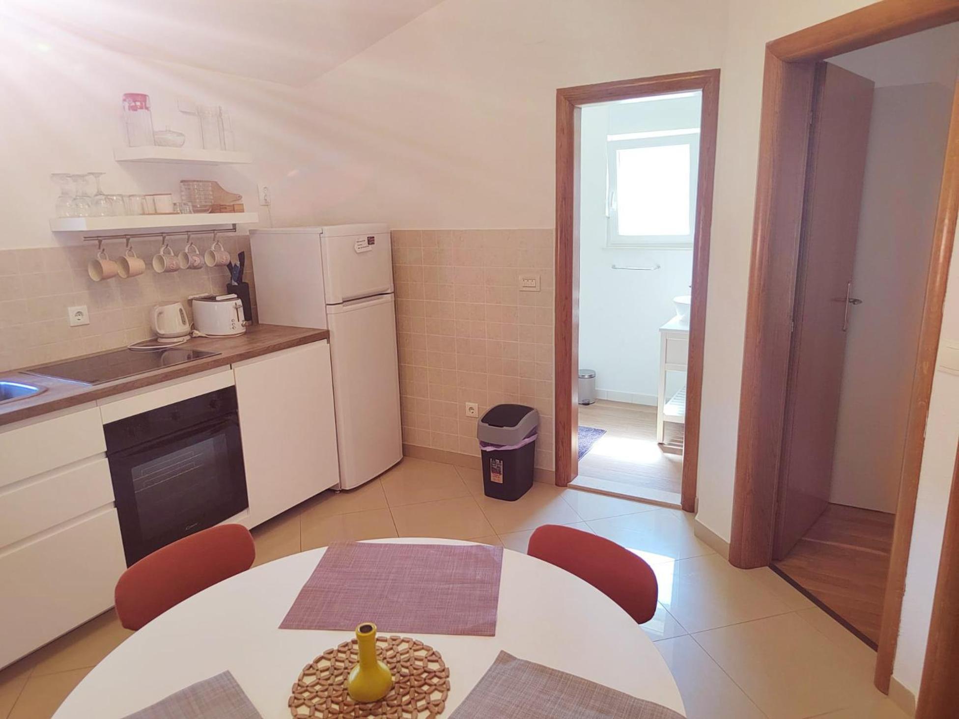 T&T Sea View Apartments Трогир Екстериор снимка