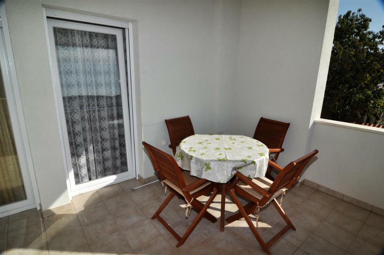 T&T Sea View Apartments Трогир Екстериор снимка